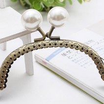 모모볼 파우치엔틱프레임, 진주