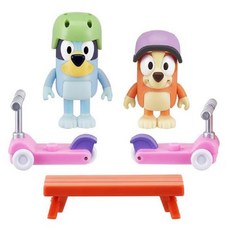 BLUEY 交通工具組, 滑板車時光, 內含BLUEY和BINGO玩偶，迷你滑板車和長椅, 1組