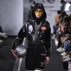 //상품명
