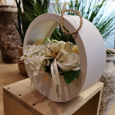 Decocomani假花牆面裝飾花籃, 白色的