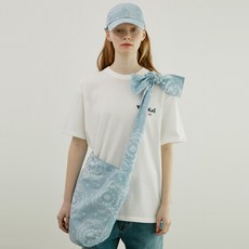 7d2ffb26-3bf9-406b-976b-6c52e9d3f588.jpg