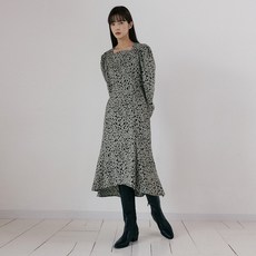 리올그 NUE PUFF SLEEVE SQUARE NECK 원피스