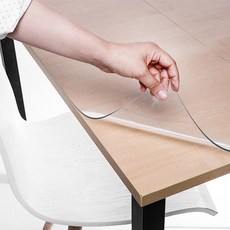 쾌청 식탁용 라운드컷 테이블 매트, 투명, 가로 115cm x 세로 75cm x 두께 2mm