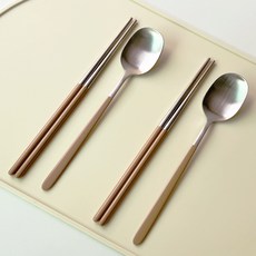 아카시아 304 스텐 모던 수저세트, 브라운, 브라운, 숟가락 2p + 젓가락 2p, 1세트 브라운, 브라운, 1세트, 숟가락 2p + 젓가락 2p