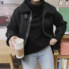 여성무스탕