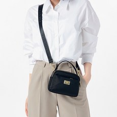 ADDEDIT 素色迷你半圓形斜背包, 黑色