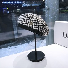 언더컨트롤스튜디오팔각모