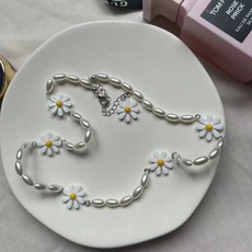 데이지목걸이