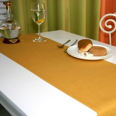 골드블랙테이블러너