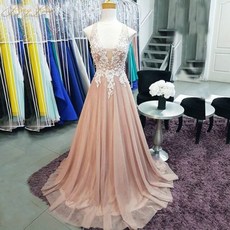 [해외] 흐르는 Tulle 댄스 파티 드레스 샴페인 라인 댄스 파티 드레스 깎아 지른 홀터넥 V 넥 공식적인 여자 드레스 화이트 Appliques 구슬 이브닝 드레스