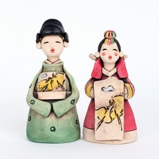 신랑신부인형