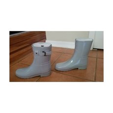 NIB WOMENS HUNTER ORIGINAL RAIN GRAY SHORT REFINED GLOSS BUCKLE BOOTS WELLIES 7