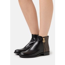 MICHAEL 마이클 코어스 LAINEY - Classic ankle boots - black/brown MK111N06K 150불 이상 주문시 부가세 별도