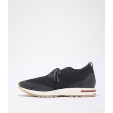 로로피아나스니커즈