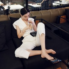 점프수트 분위기있는 여신스타일 옷 여름 화이트 양복 턴오버카라 캐주얼 멜빵바지 분위기 퀸 더블버클 원피스형 바지