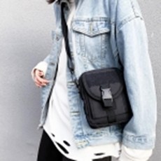 위니인터내셔날 캐주얼 크로스백 멀티 여행보조가방 소 블랙 남녀공용크로스/메신저백