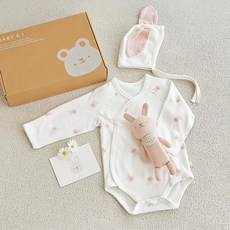 baby&i 幼兒款嬰兒服+動物耳朵帽子+安撫娃娃搖鈴禮物組