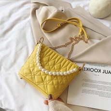 c82a74dbe9e67cce434d581fbc5b3d6c042e62a9717afc63e9e4a49bae29.jpg