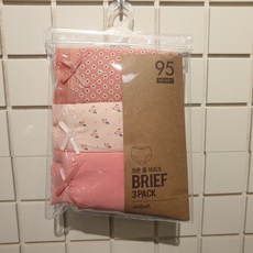 09c9c469428a5c6071986e13a0937d089527d23d2d726bbe1e951c92ff97.jpg