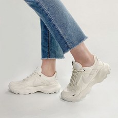 [매장정품 3일간 특별가 ] 나이키 TC7900 써밋화이트 키높이 발편한 어글리 커플 운동화 남여공용 [정가 149000원]
