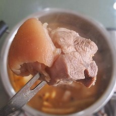국내산 돼지고기 앞사태살 한돈 앞다리살 500g 수육 보쌈 찌개용, 찌개크기, 1개