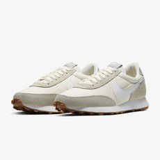[나이키 정품] PREMIUM NIKE 데이브레이크 발편한 경량 헬스장 런닝화 러닝화 운동화 + Living Door 신발주머니