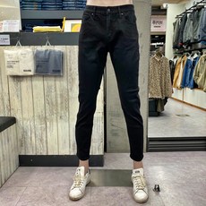 927335bcd9bbd6d7837ab83e86e66bbe91344b387350f0057e05ef33cfca.jpg