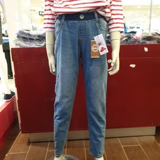 45f3f1e12618a5f436c318179326e0b93f741a0b01b92dd871d39c36e828.jpg