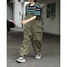 최우식점프슈트