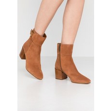MICHAEL 마이클 코어스 KENYA BOOTIE - Classic ankle boots - luggage MK111N065 150불 이상 주문시 부가세 별도
