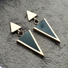 써지컬스틸포스트