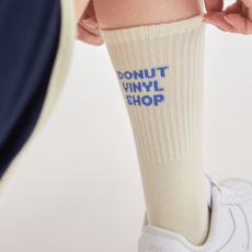 도넛바이닐샵 donutvinylshop crew socks - ivory