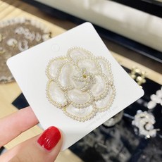 카멜리아브로치