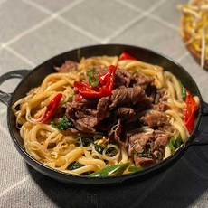 우삼겹숙주볶음밀키트