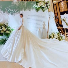 본식실크드레스