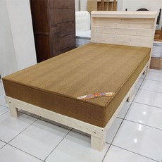 e84f8a582fa80979cfa1b7c2bc2f8e530e6baca4519d5e45a9930b52e8cc.jpg