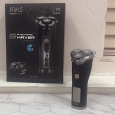 남자수염다듬기