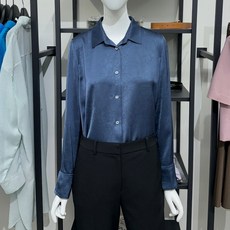 [매장정품] 쉬즈미스 블라우스 새틴 백 플리티드 셔츠