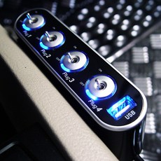 아이팝 차량용 스위치 USB & 4구 멀티소켓 시거잭 충전기, 1