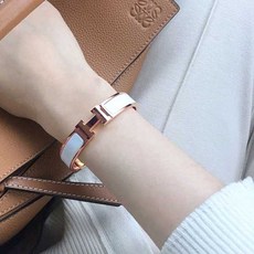 끝내주는 해결사 3회 패션 이지아 팔찌 여성데일리룩 드라마 연예인스타일