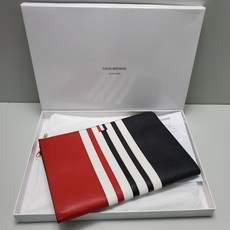 071dd0b00783961fb69f9918afe44bf55912618b67ae987f7415d6a6e929.jpg