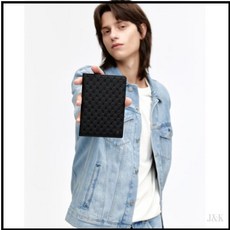 헤지스 KINGTON 블랙 로고 소가죽 여권지갑HJHO3F827BK