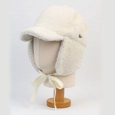 [유니버셜케미스트리] Muji Ivory Fleece Earflap Cap 귀달이모자 - 유니버셜케미스트리귀달이모자