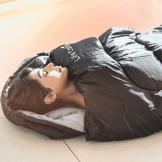 라이프컴바인 사계절 활용 프리미엄 침낭 2.4kg, 1개, 블랙 1개, 블랙