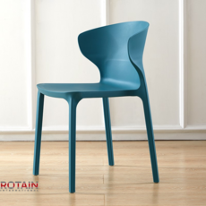 플라스틱긴의자