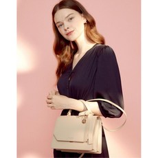 질스튜어트 칸막이 베이지 사첼 토트백 겸 크로스백