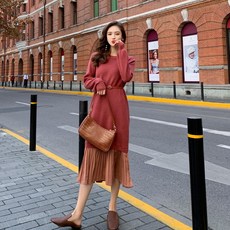 0deb175454a52f9f0a1d8a39720fad8743a7b40778eb7cd045fc68de5afd.jpg