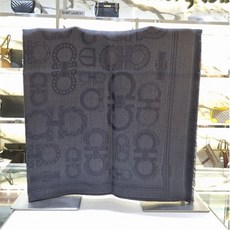 페라가모울스카프