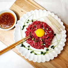 다둥이네 정육점 - 신선한 한우 육회 오픈특가 9900원 국산 암소 소고기 설도 보섭살 양념소스 포함, 1개, 100g