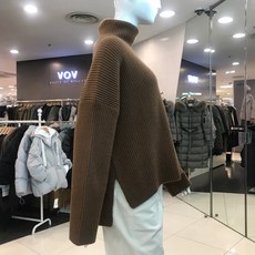 보브 슬릿 디테일 터틀넥 니트 7119450107 뉴코아일산
